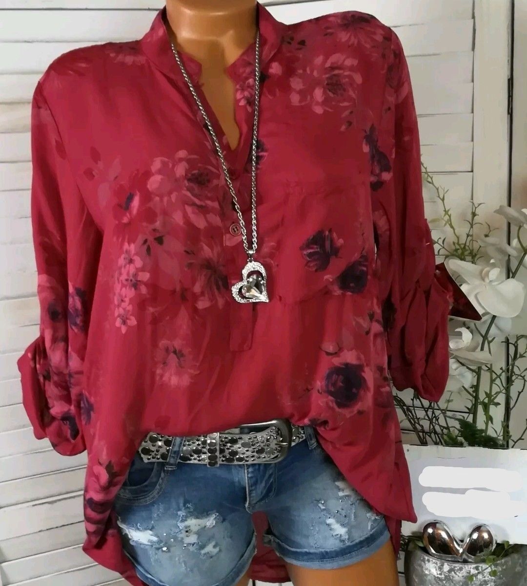 V-neck printed pullover long sleeve shirt