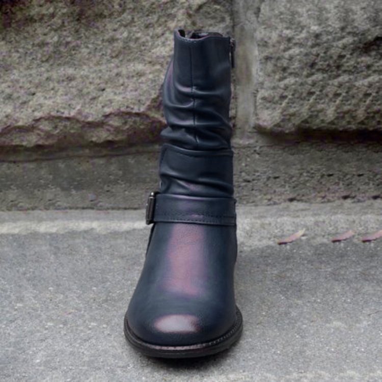 Martin boots with solid color belt buckle