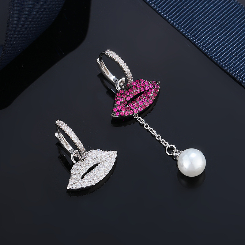 Asymmetric Personality Zircon Micro-set Lip Earrings