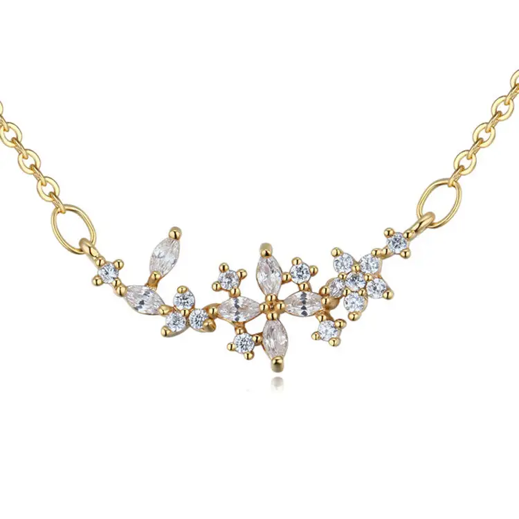 Necklace set in zircon