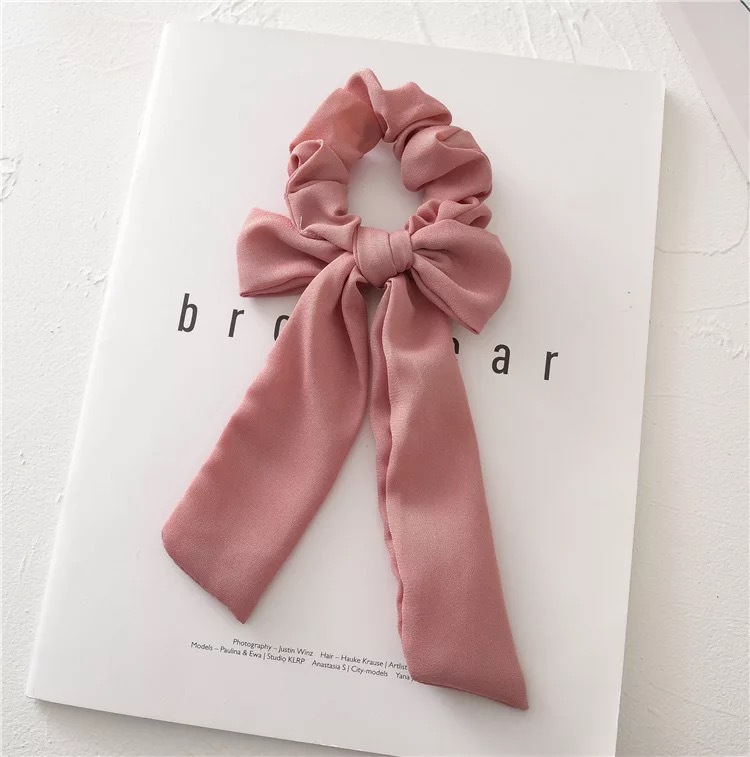 Bowknot chiffon streamers take the lead