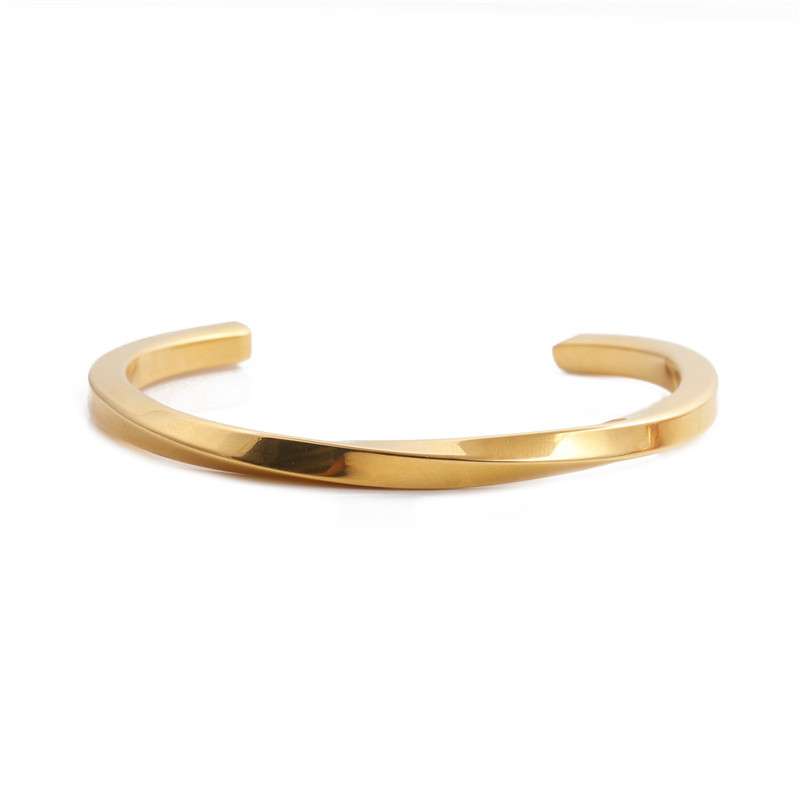 Letter C twisted bracelet