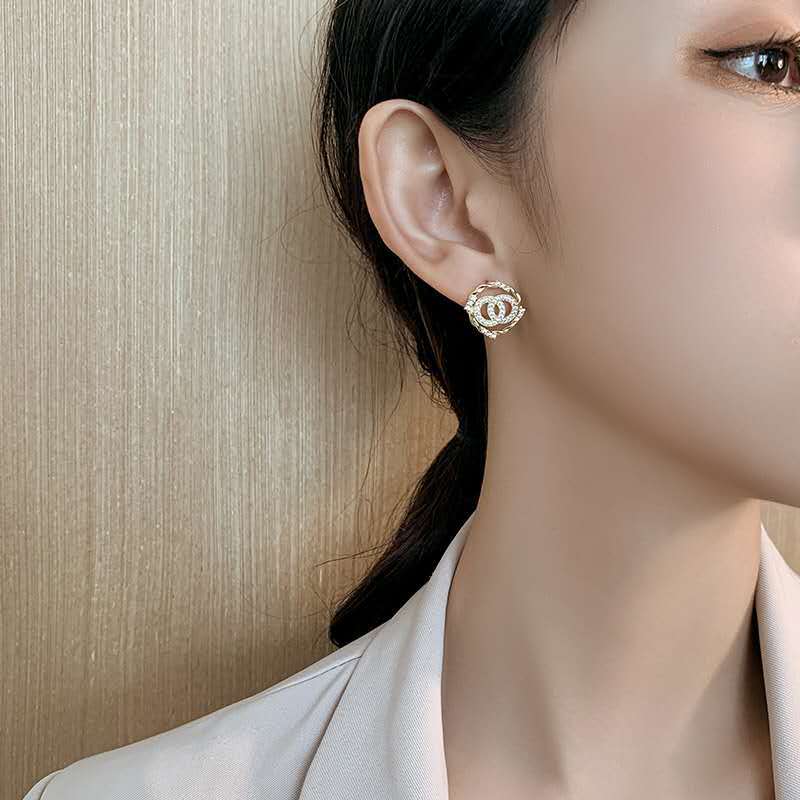 Korean Petal Pearl Temperament Net Red New Small Earrings