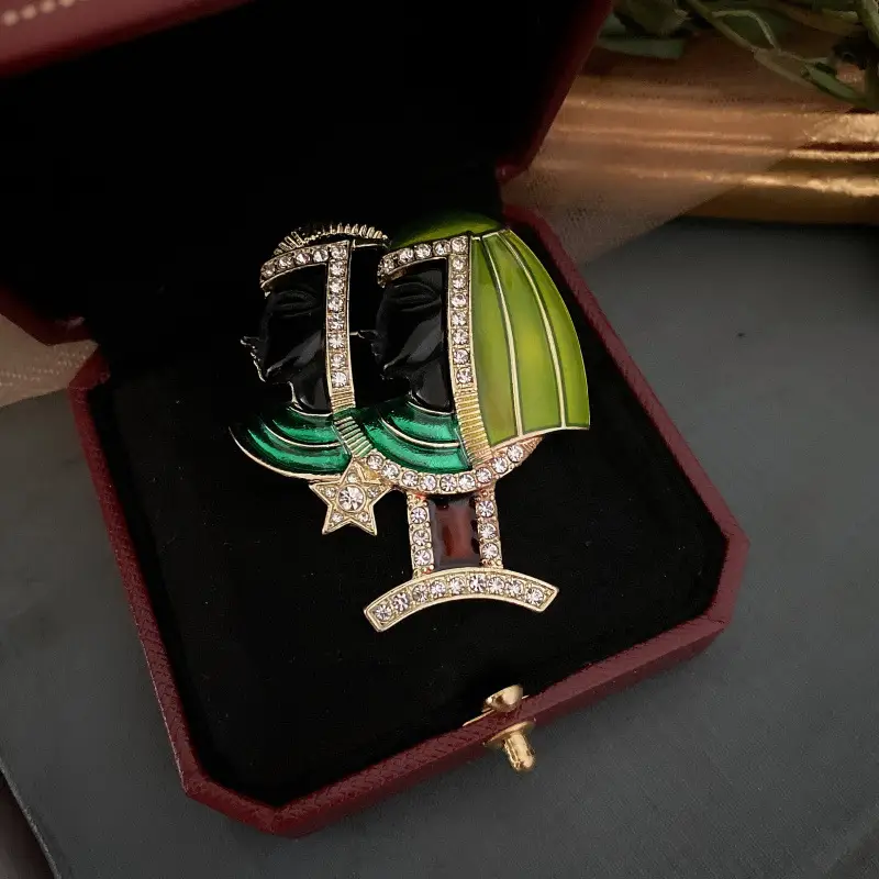 Personalized Light Luxury Drip-glazed Enamel Brooch