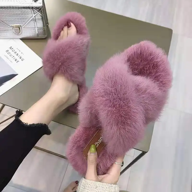 Cross hairy slippers - Pink