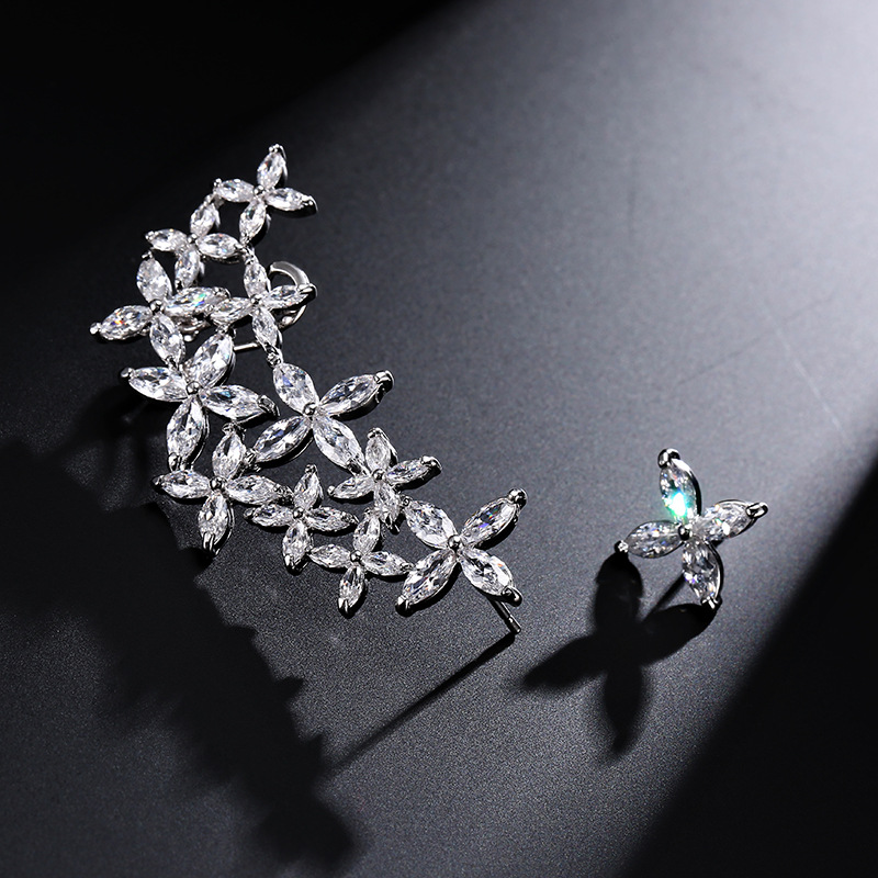 Creative And Beautiful Four-leaf Clover Earrings With Hao Shi