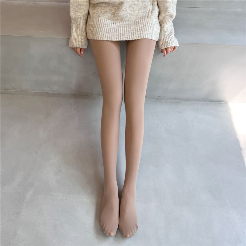 Title 3, Nude one-piece pants in flesh color, single-lay...