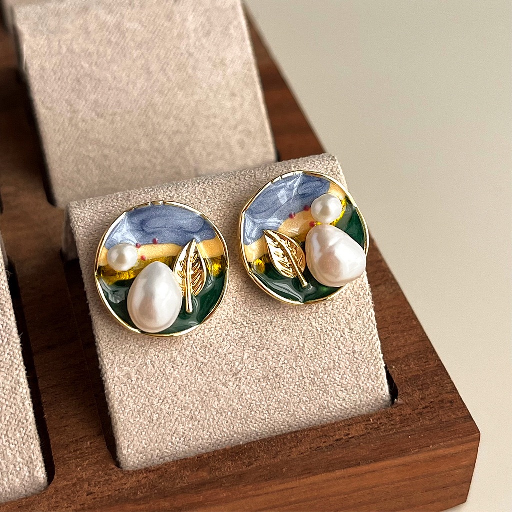 French Style Freshwater Pearl Earrings For Women Vintage Enamel Stud Earrings Elegant Luxury Jewelry