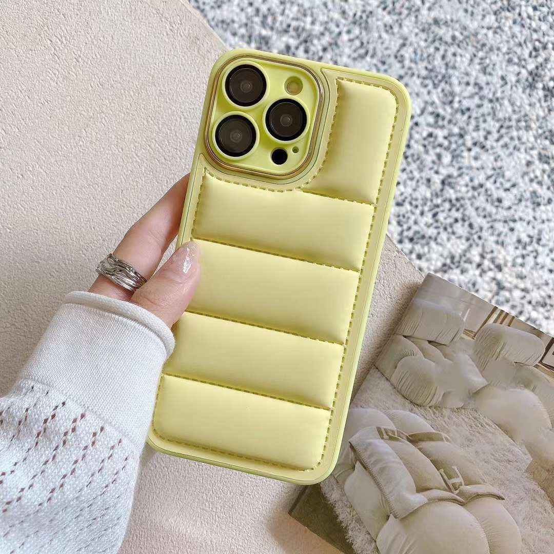 Title 6, Funda para teléfono con chaqueta de plumón rell...