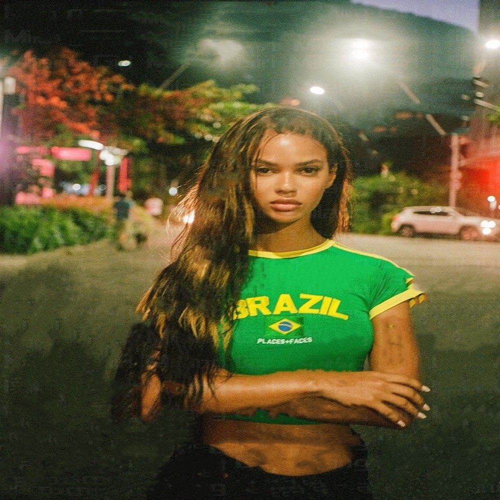 Women's Slim Fit Paste Cloth Embroidery Raglan Sleeve T-shirt