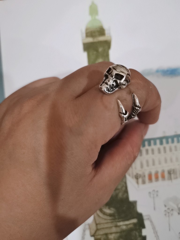 Fashion Simple Retro Skull Devil Claw Ring
