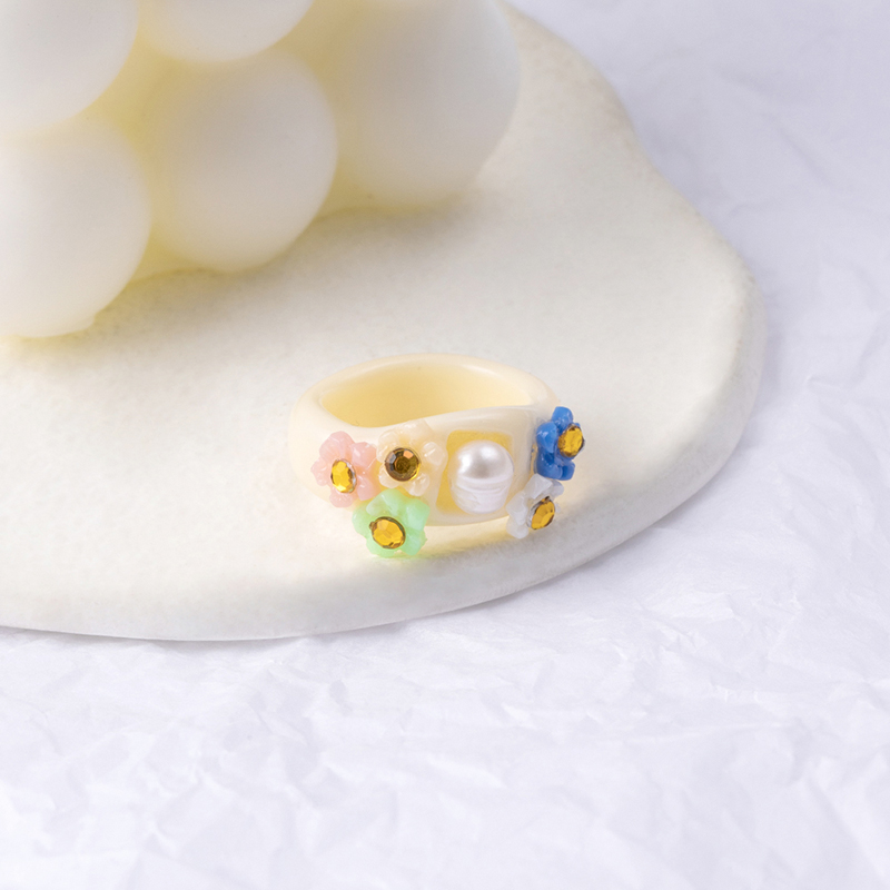 Title 6, Cute Crystal Flower Acrylic Resin Ring Aestheti...