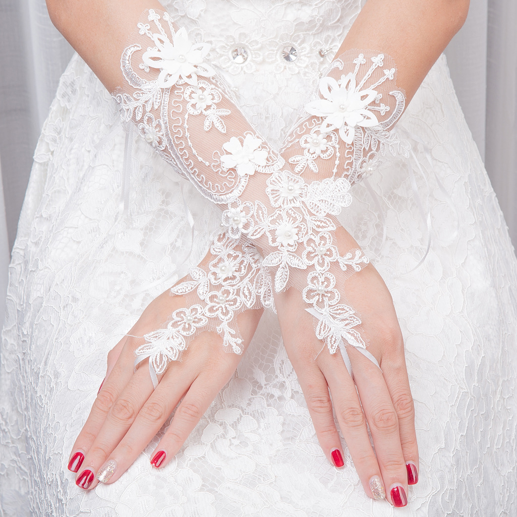 Title 4, Wedding Bride Fingerless Gloves Short Lace