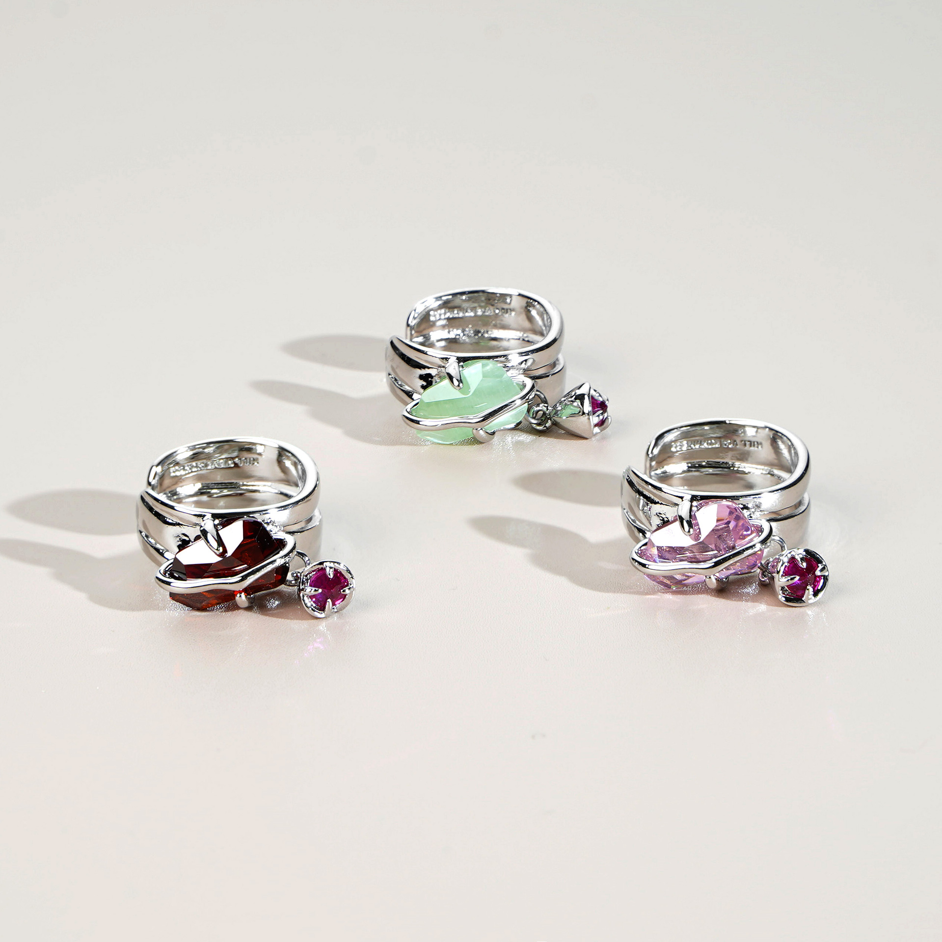 Серьги с кристаллами персикового цвета без проколотых ушей