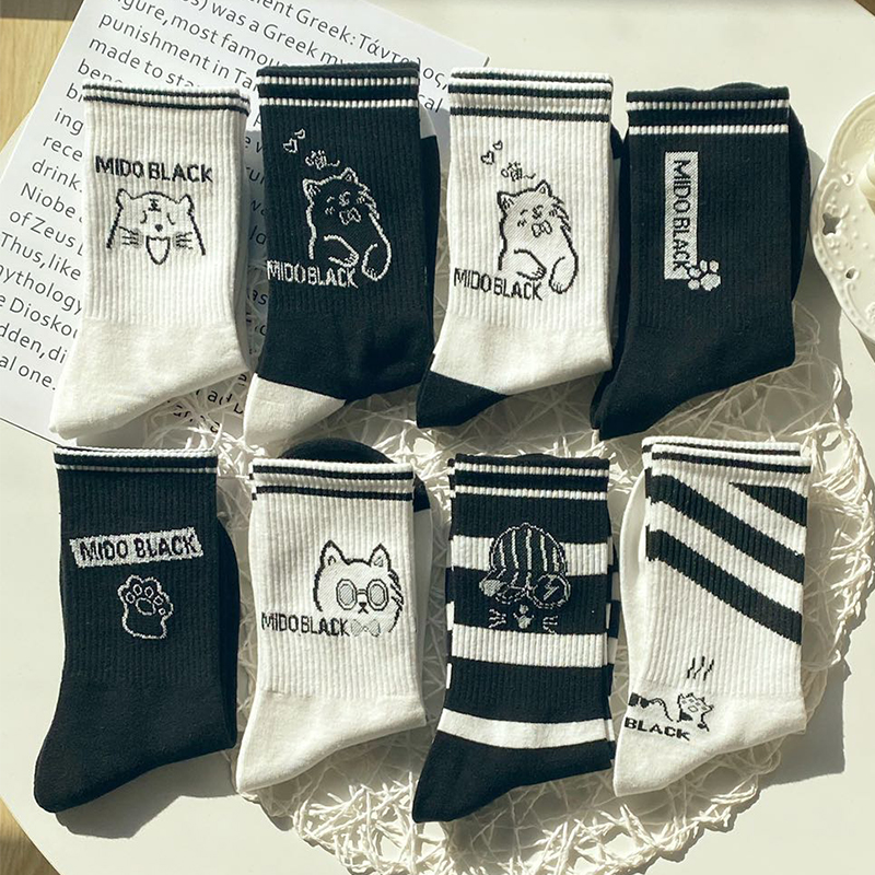 Title 5, Black And White Socks In Women