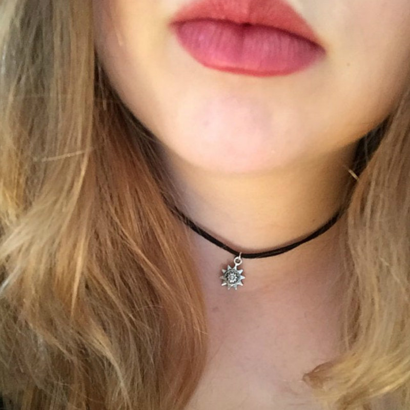 Stylish And Minimalist Plush Short Double Layer Sunflower Necklace