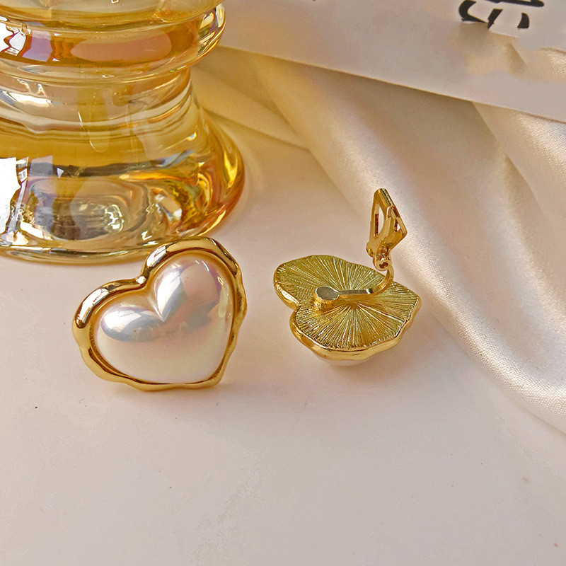 Love Heart-shaped Pearl Earrings For Women