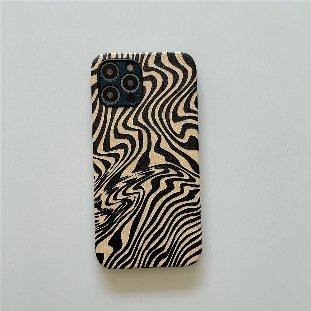 Black wavy pattern