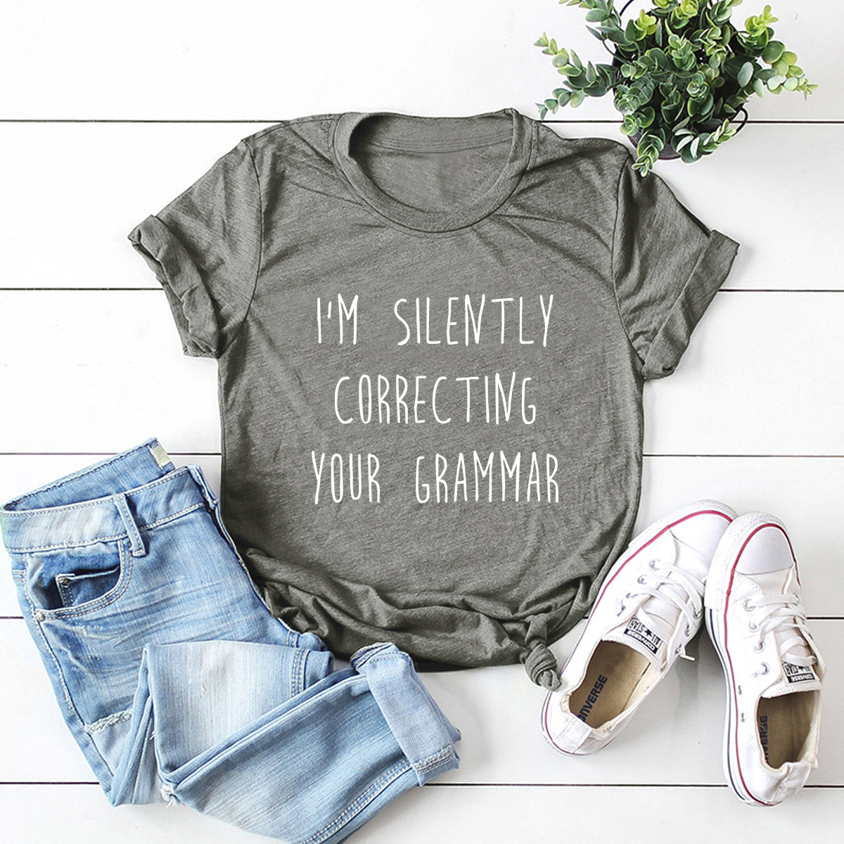 Title 2, Damen Sommer T-Shirt mit Rundhals und Buchstabe...