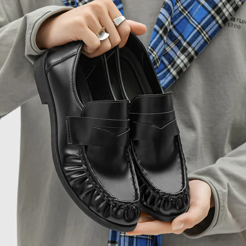 Versatile Round Toe Men's Slip-On Shoes, Lazy