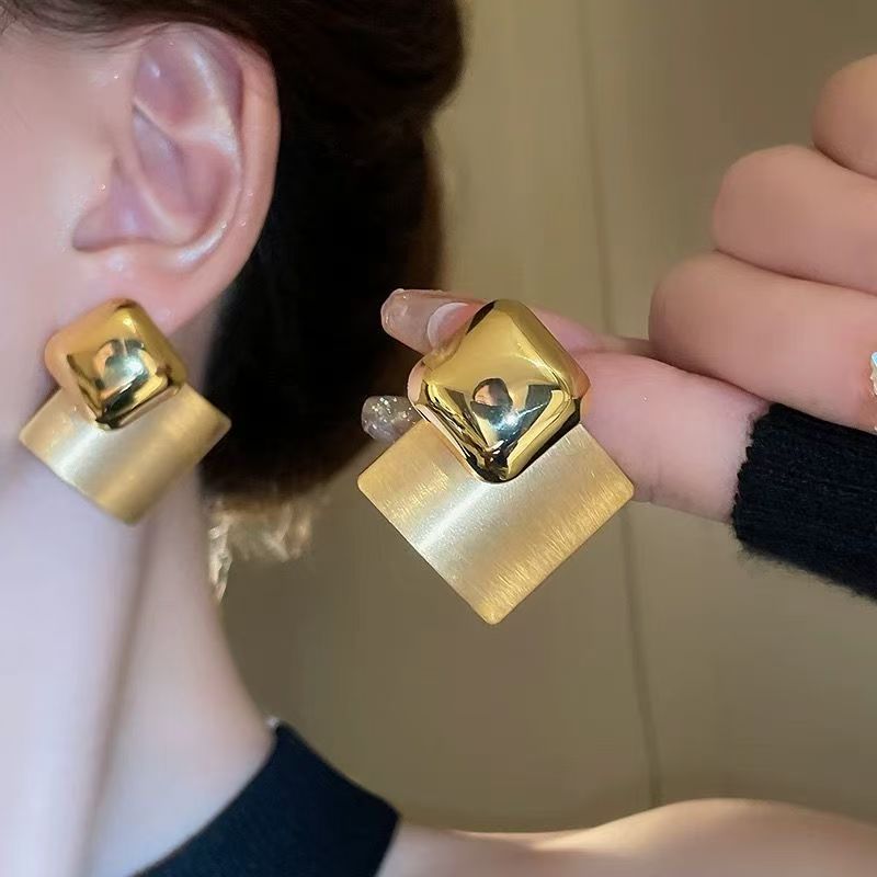 2026 New Brushed Gold Earrings, Retro Hong Kong Style Oversized Light Luxury Earrings, Stylish & Versatile For Women