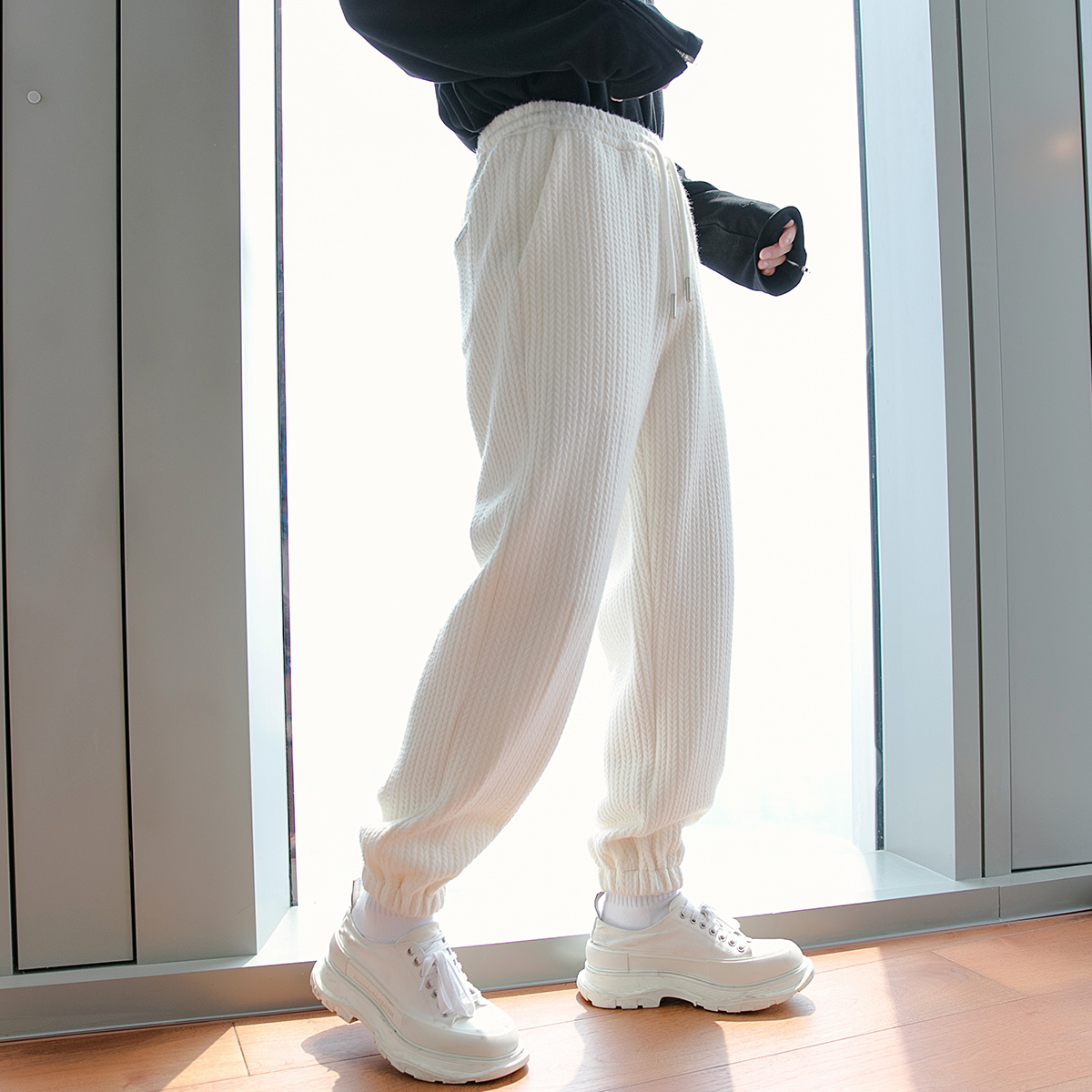 Men's Fashionable Loose Fitting Casual Drawstring Trousers