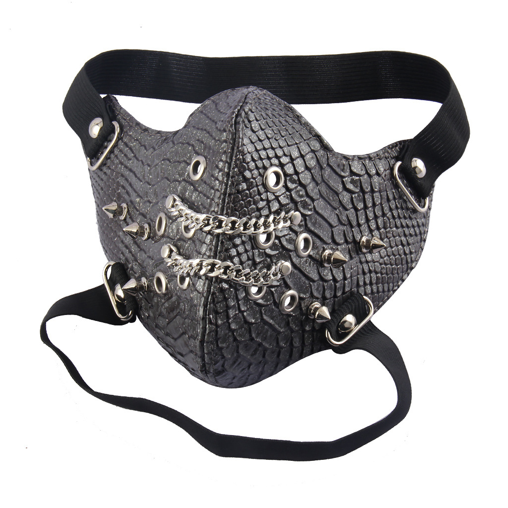 Модная маска для лица с ярким рисунком змеи