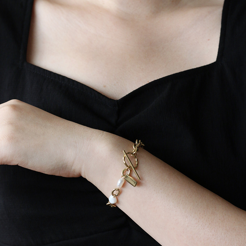 Freshwater Pearl Letter Brand Twist OT Buckle Thick Chain Bracelet
