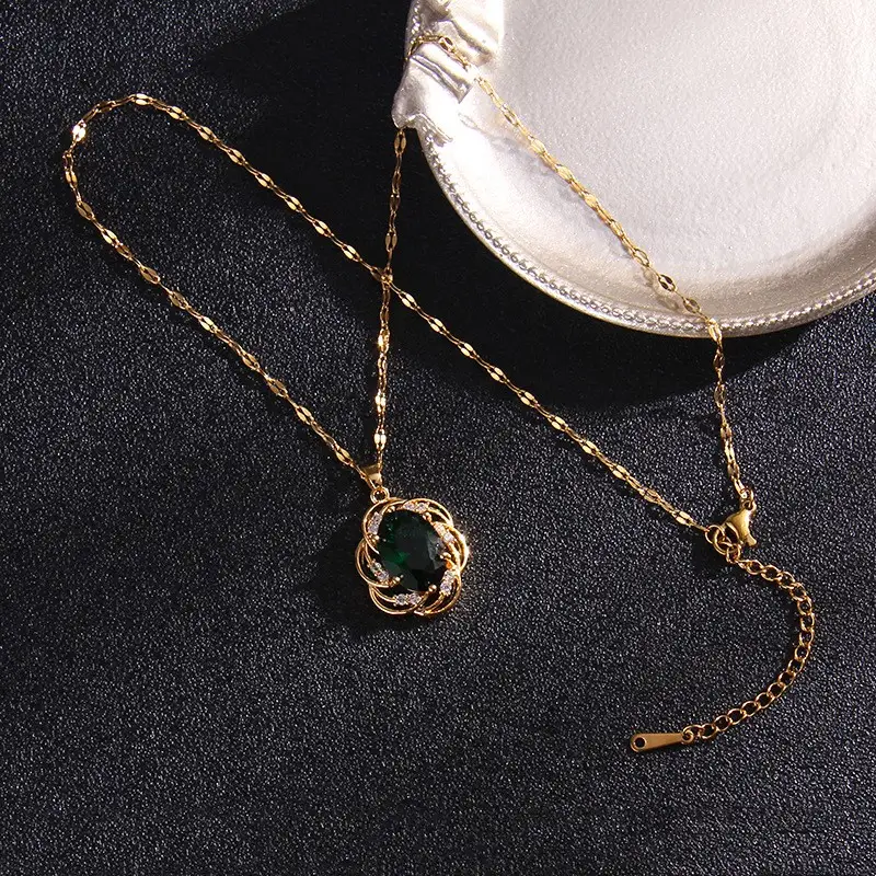 Titanium Steel Light Luxury High-end Imitation Emerald Necklace