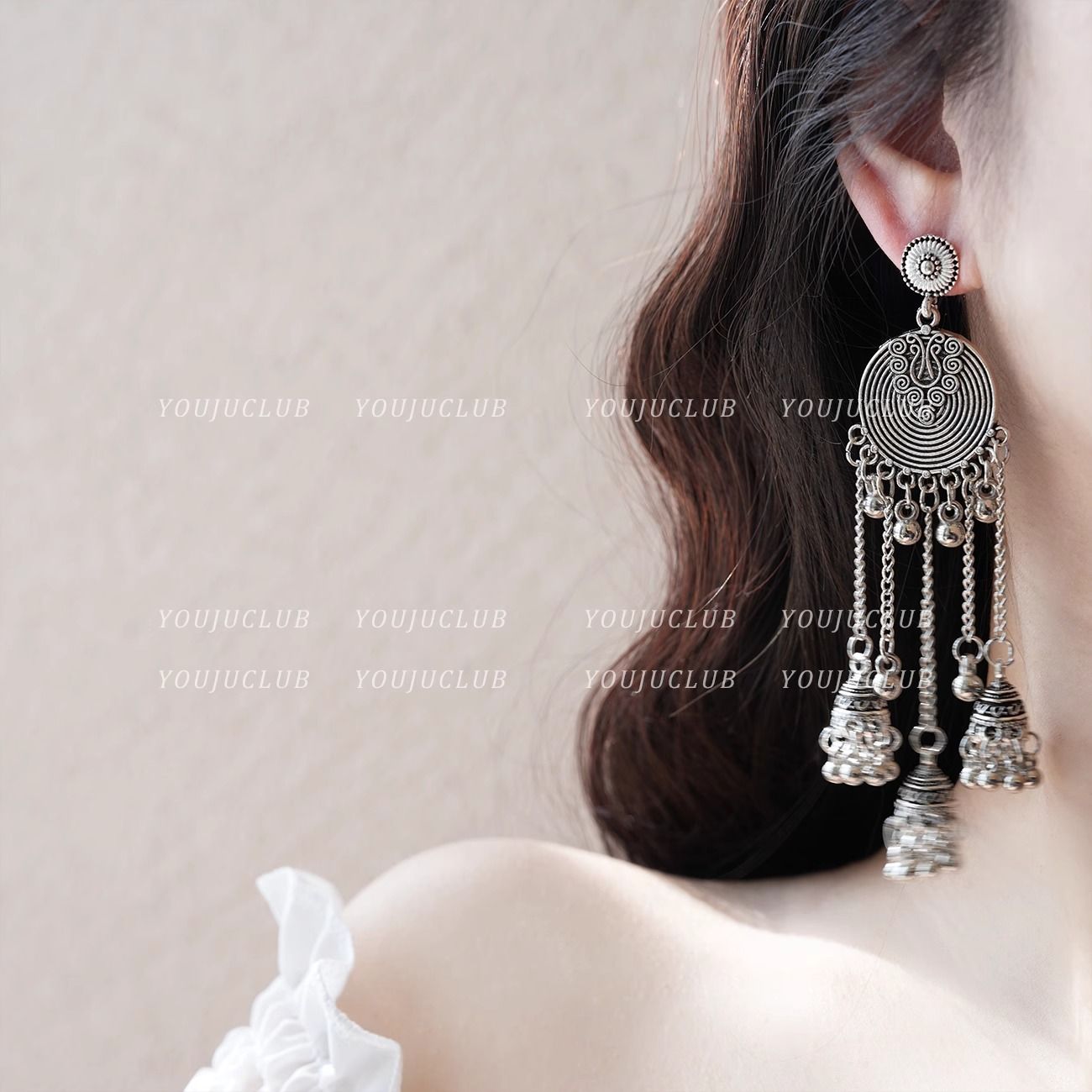 Retro Distressed Gold Floral Fringe Statement Ear Clips, Luxury Ethnic Boho Dangle Non-Piercing Ear Jewelry
