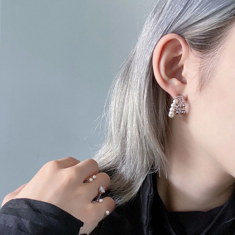 Fashion Shape Pearl Earrings High Sense Ear Studs