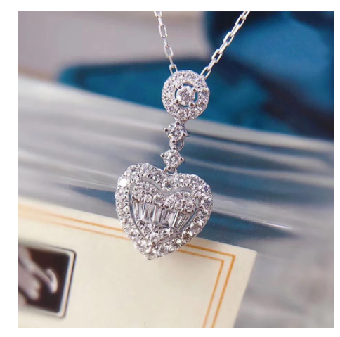 Light Luxury Niche T Square Rock Candy Heart Shaped Clavicle Chain