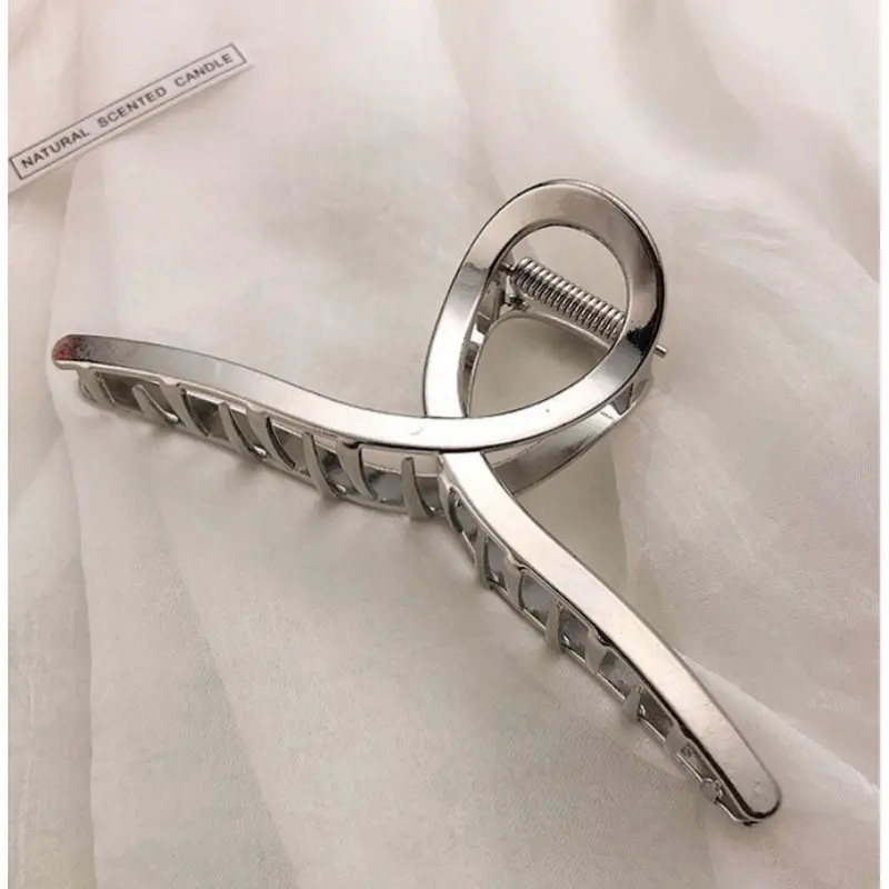 Blond Hair Clip Shark Large Bath