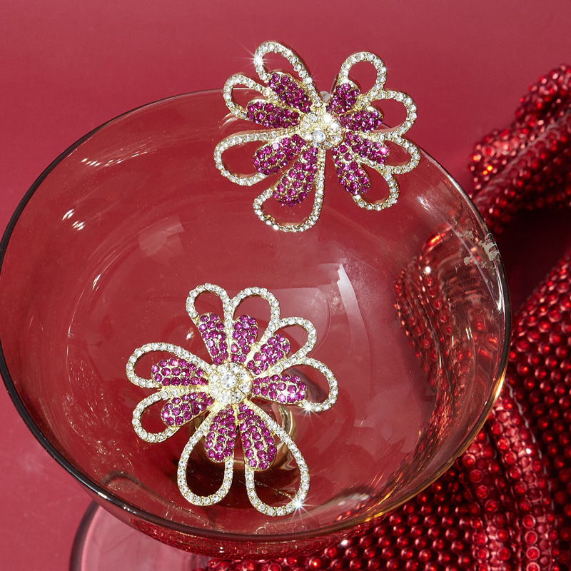 Title 4, Boucles doreilles tendance design fleur diaman...