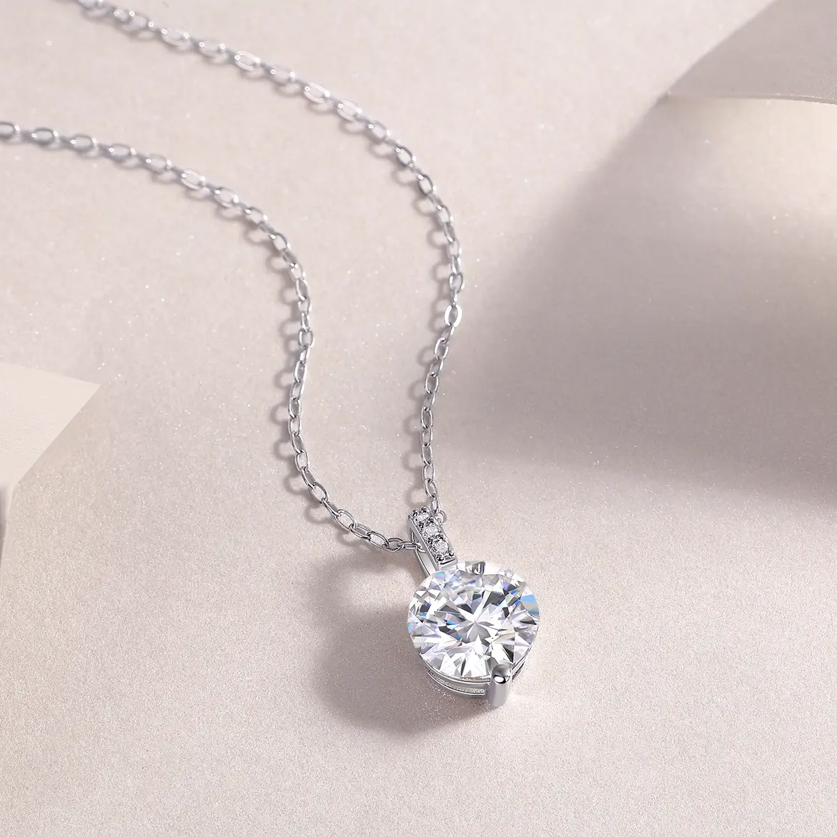 1A Lifetime Of Brilliance - A Fashionable And Luxurious Diamond Jewelry Pendant Set With 2-carat Moissanite S925 Sterling Silver And Platinum Plating Prohibit T