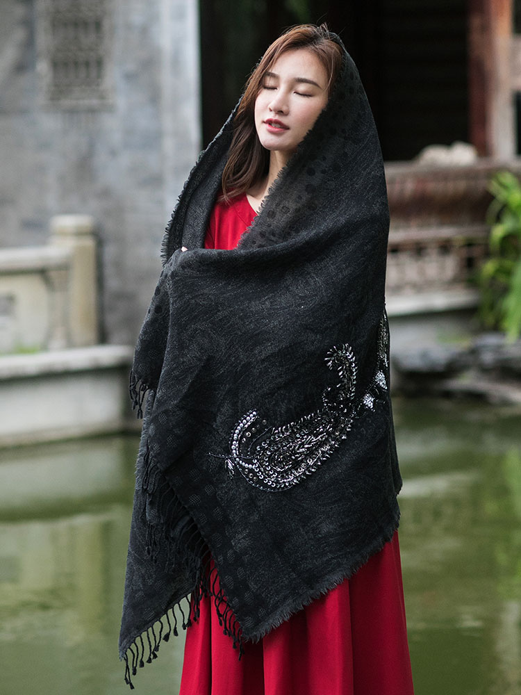 High-end Hand-embroidered Beaded Boiled Wool Shawl Autumn And Winter Warm Scarf Nepal Imported Classic Wild