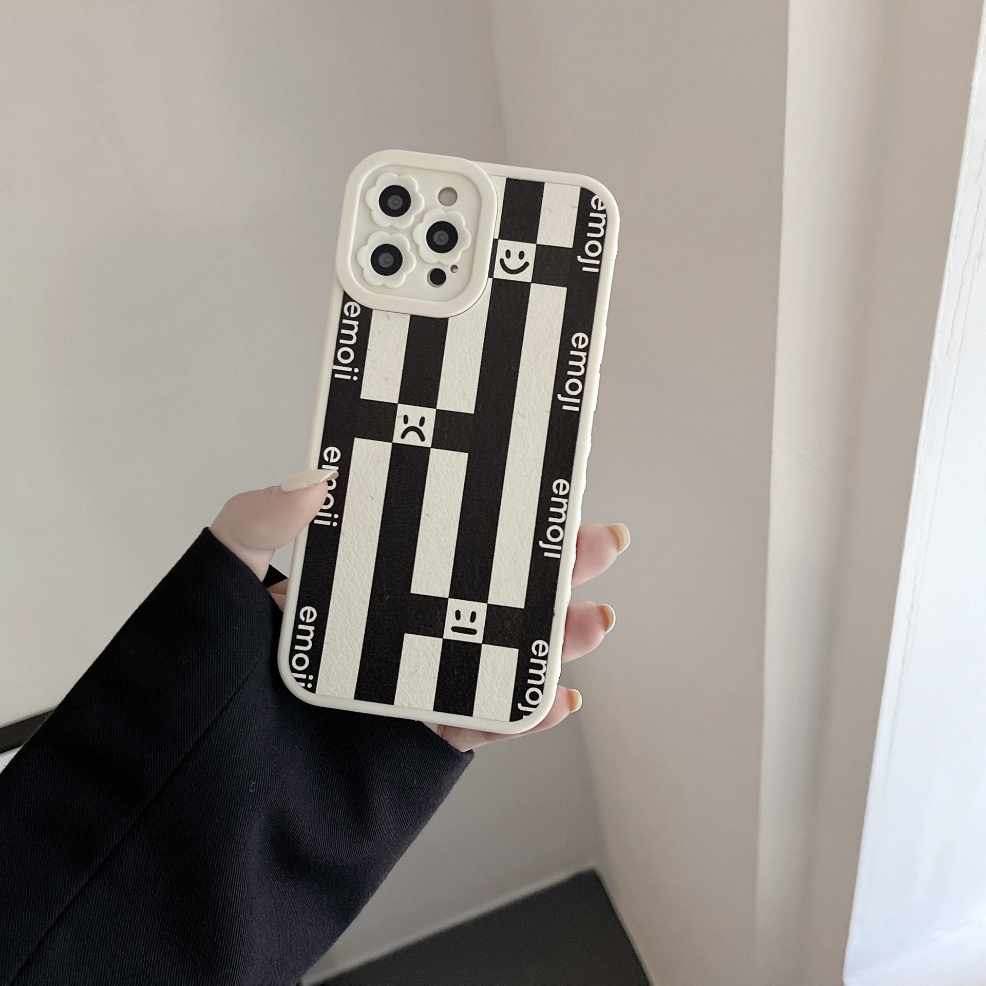 Telefoonhoesje voor dames met bloemenapplicatie – patchwork – iPhone 11
