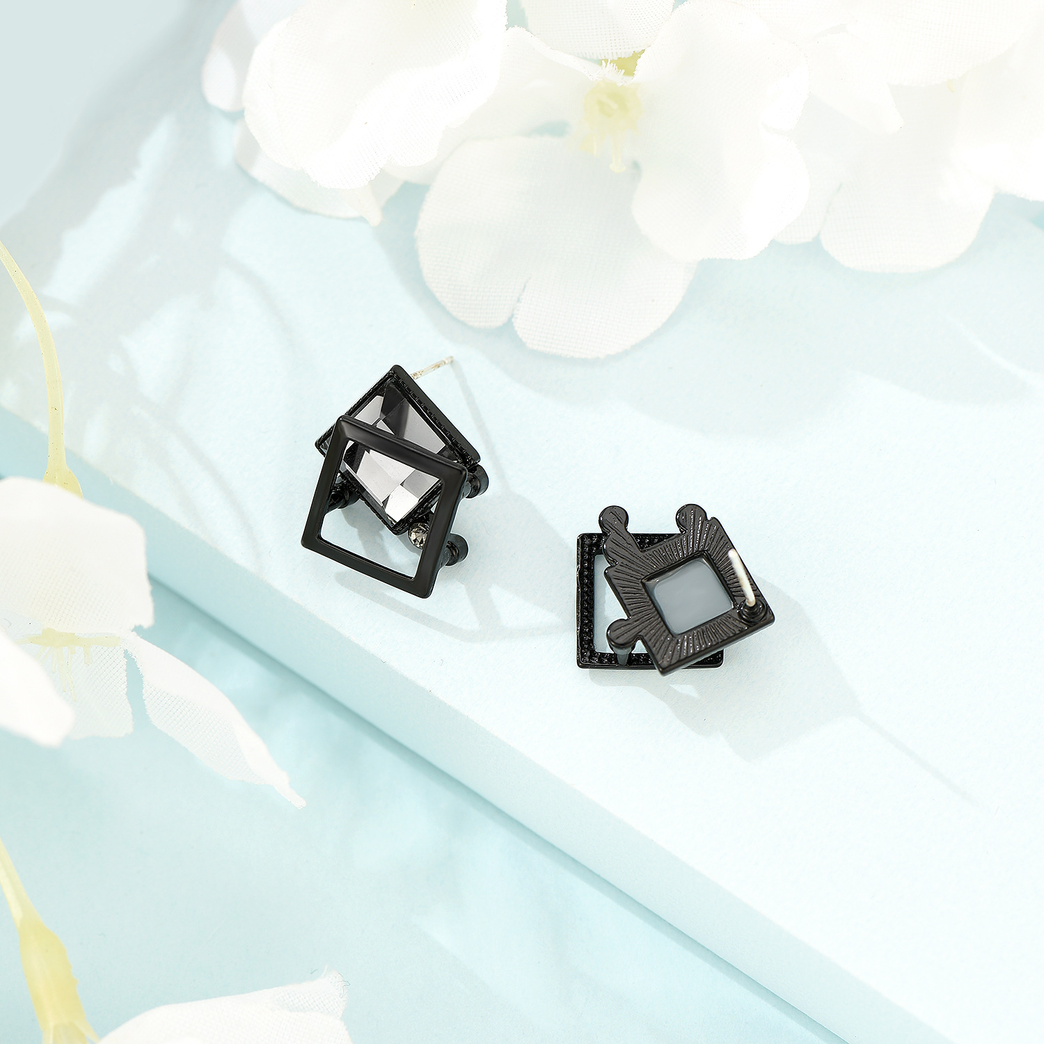 Personality Cold Wind Geometric Black Earrings