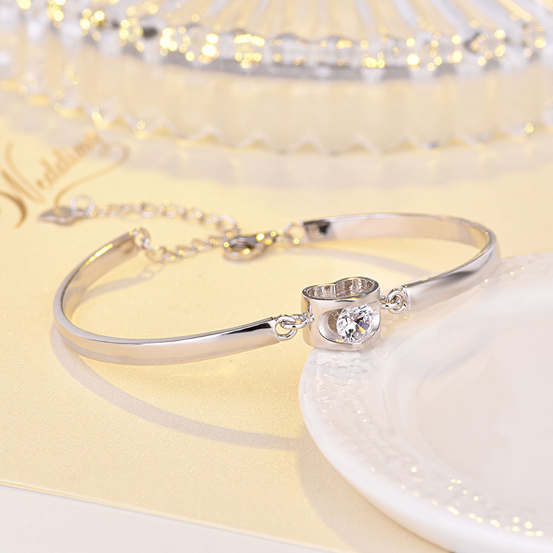 Fashion Simple S925 Sterling Silver Heart-shaped Bracelet