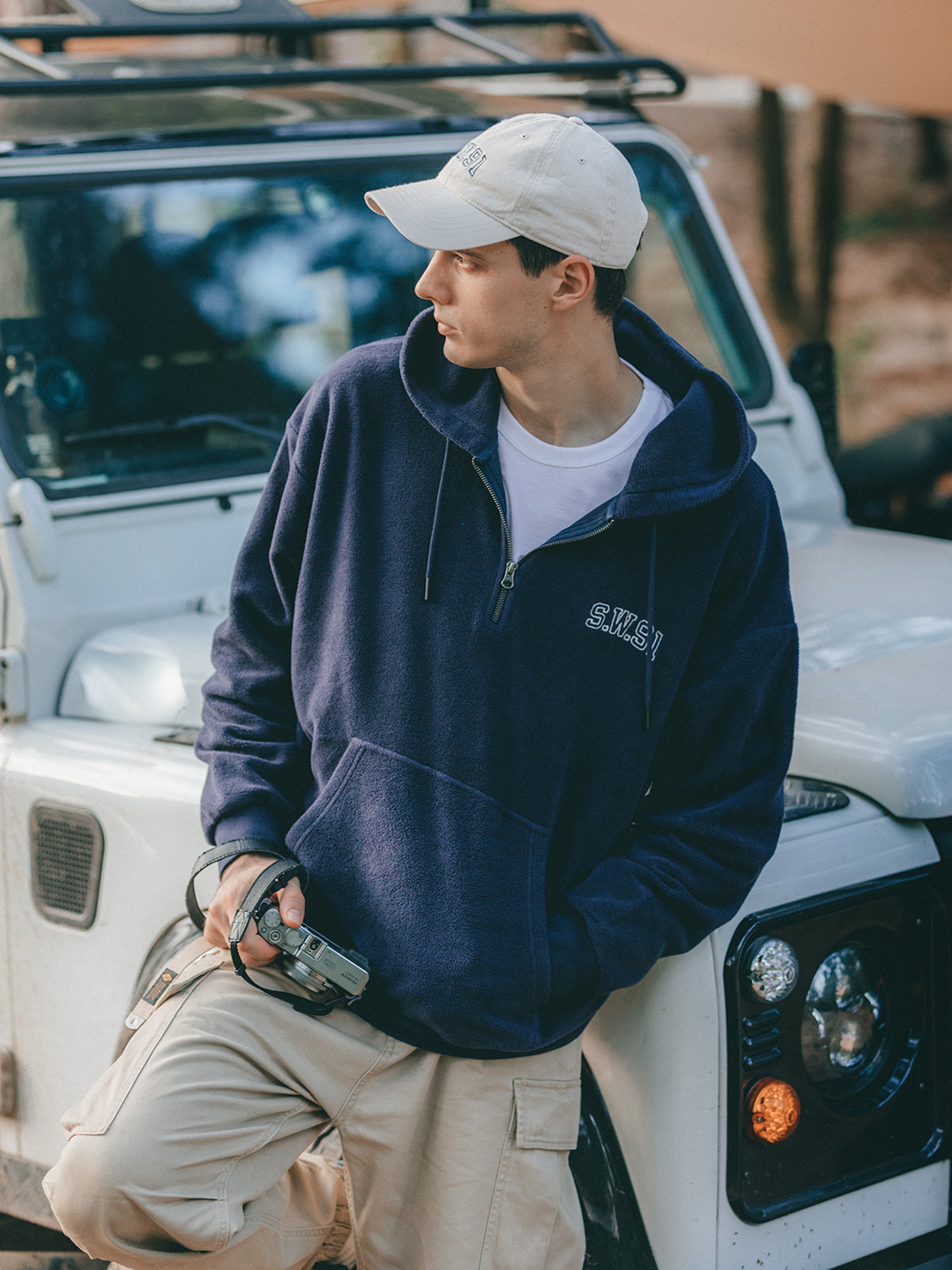 Hooded Embroidery Men's Sweatshirt With Washed Reverse Bottom — image 1
