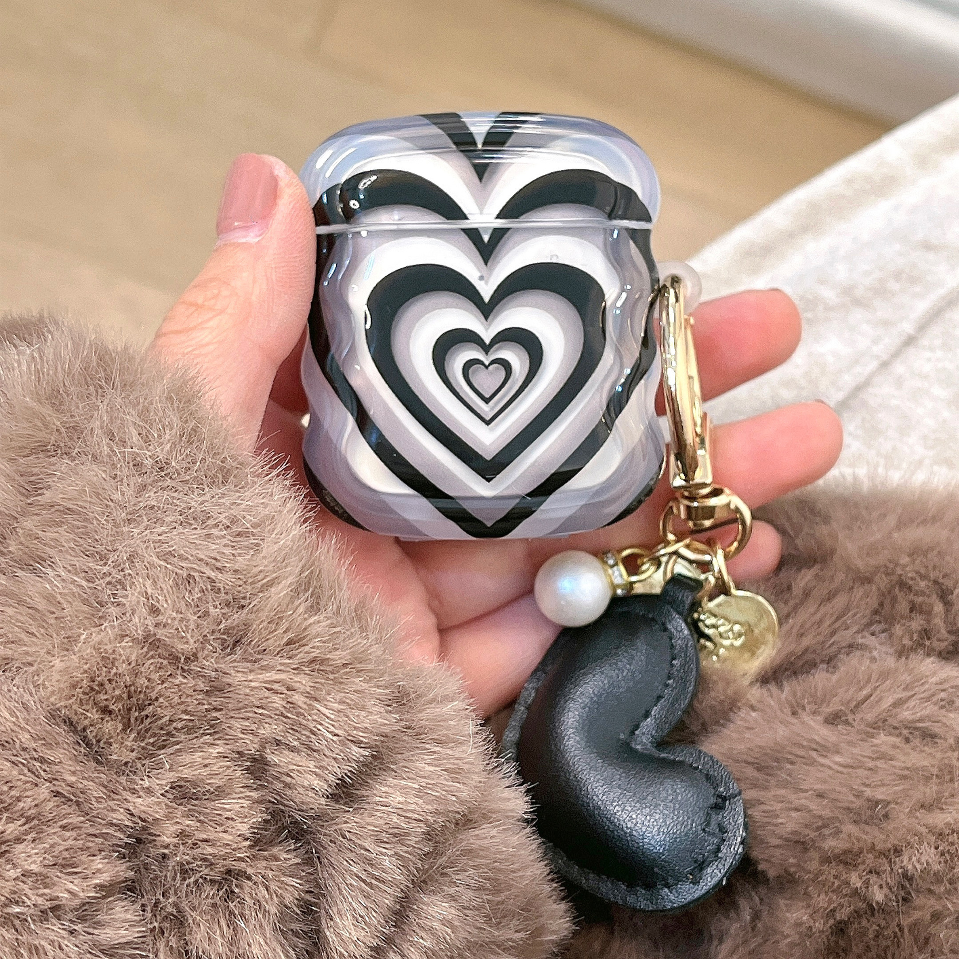 Black Stacked Heart Earphone Case - Image 2