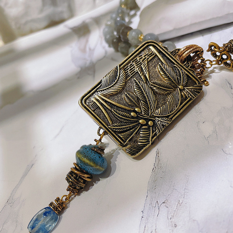 سلسلة عنق كاجوال بتصميم صناعي قوي