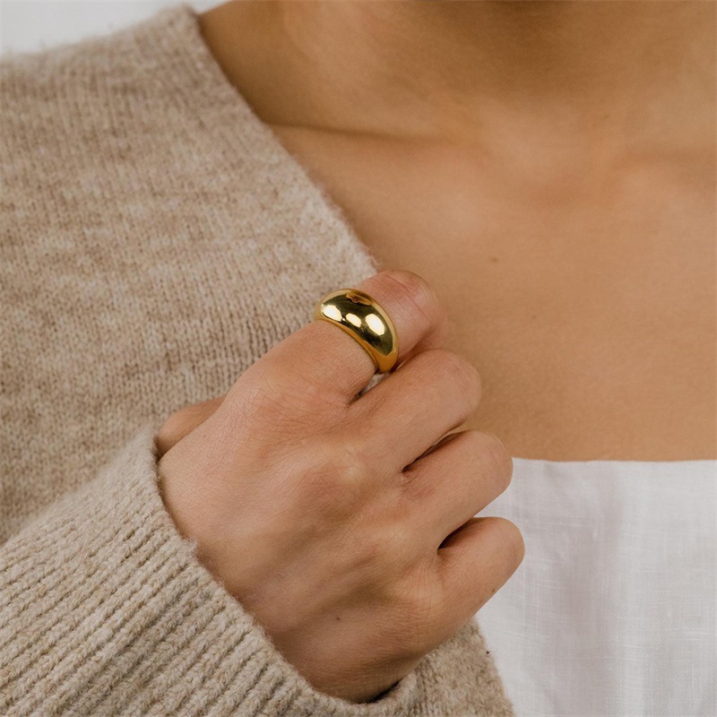 Title 1, Anillo Lyra Gold de acero inoxidable elegante y...