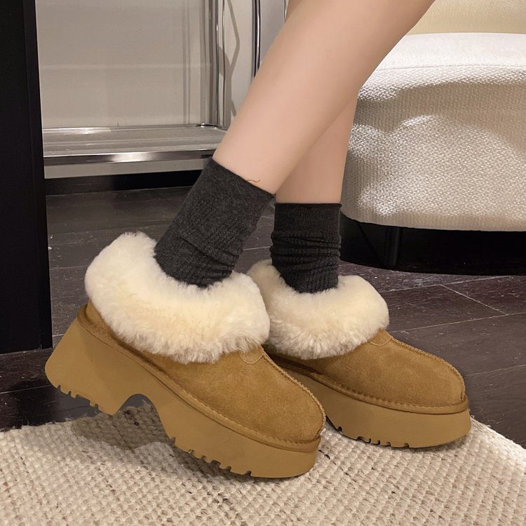 Winter Women's Short Snow Boots  Thick Sole, Chunky Heel, Warm Plush Lining, AntiSlip, Height-Increasing