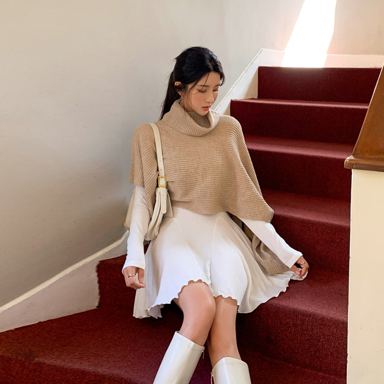 Round Neck Long Sleeved Pleated Short Skirt For Women