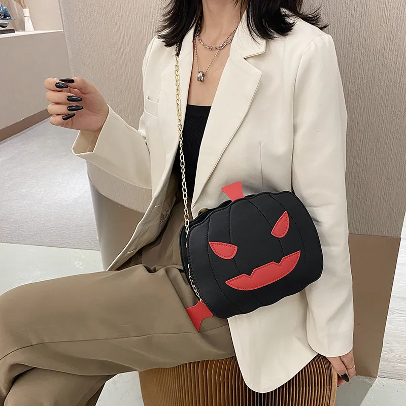 Super Fire Spoof Pumpkin Bat Pu Crossbody Bag - Black