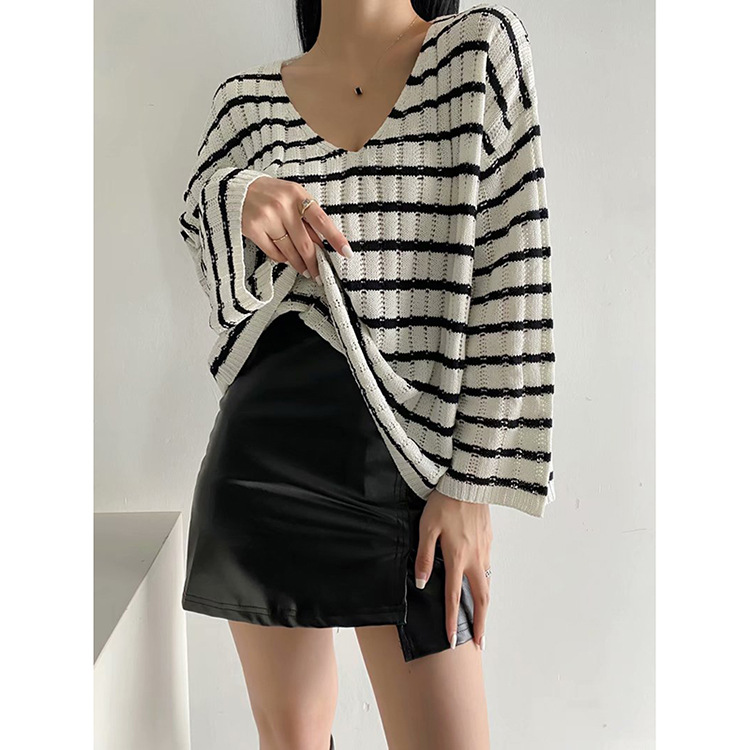 Design Niche V-neck Long-sleeved Knit Inner Base Shirt Top