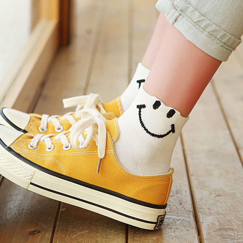 Title 8, Chaussettes gros smileys