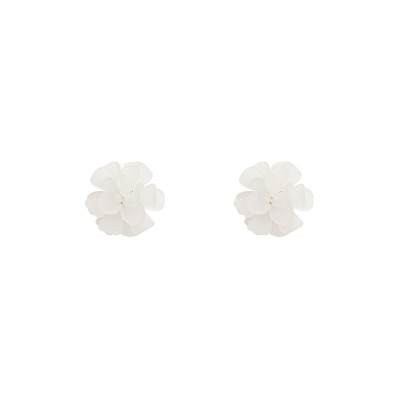 Red Three-dimensional White Flower Earrings Female Niche