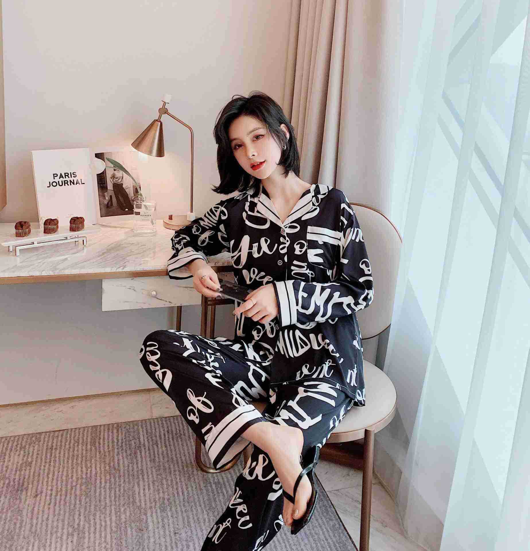 Title 5, Printed pajamas spring and autumn simulation silk